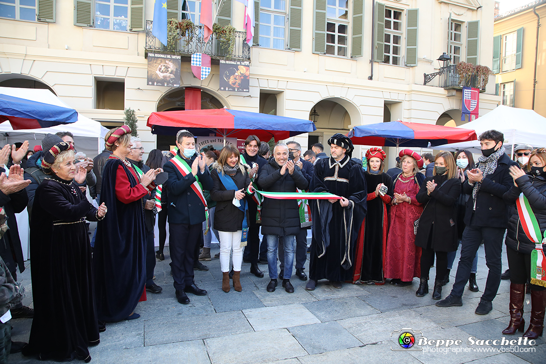 VBS_5841 - 10.ma Fiera Nazionale del Tartufo e Fiera dei Santi.jpg